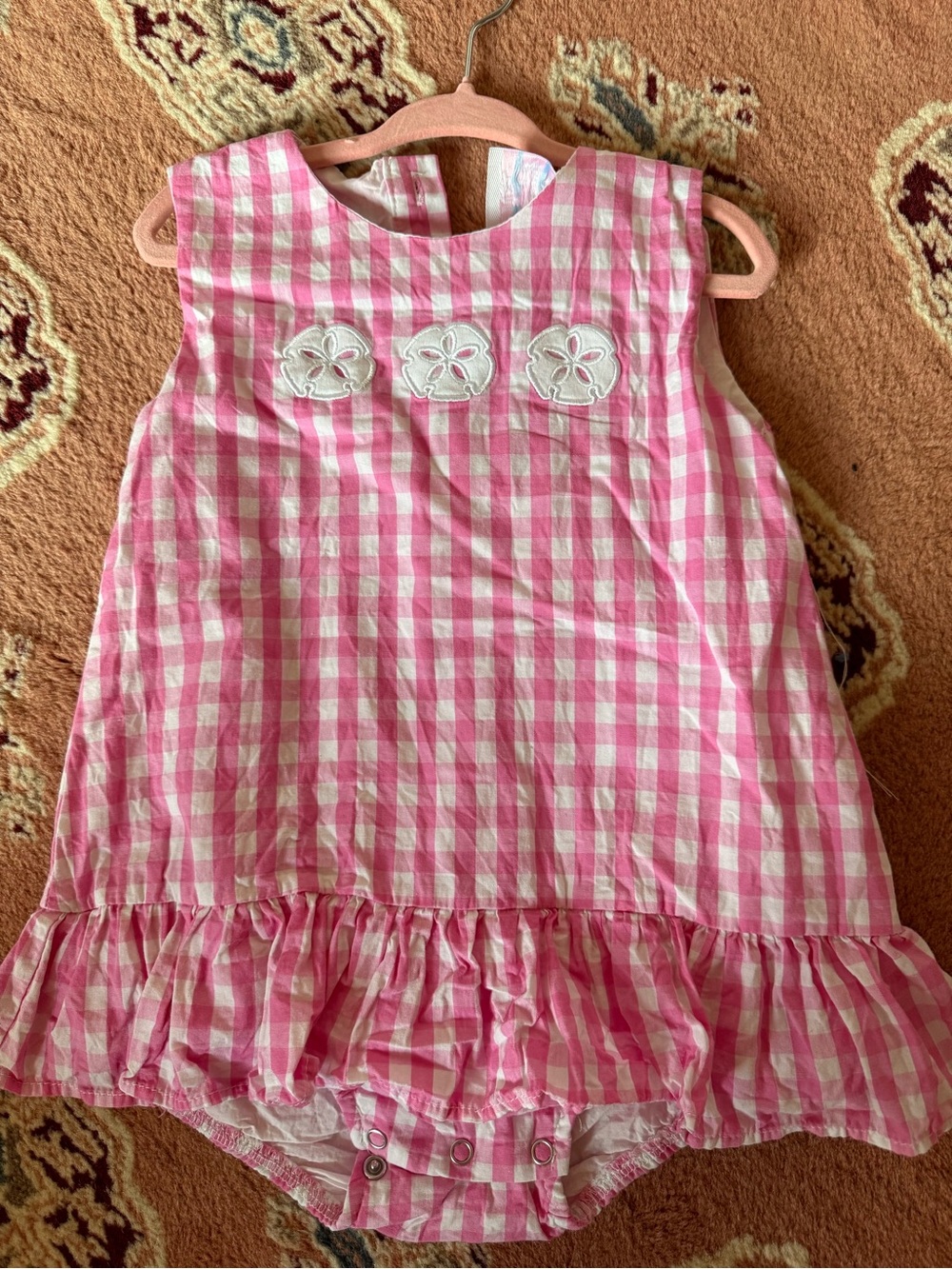 Stitchy Fish sand dollar outfit